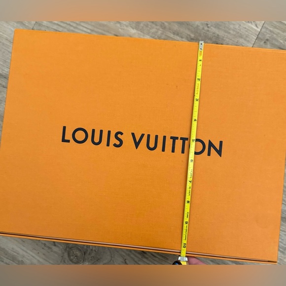 Medium Size Louis Vuitton Box Original - Picture 4 of 5
